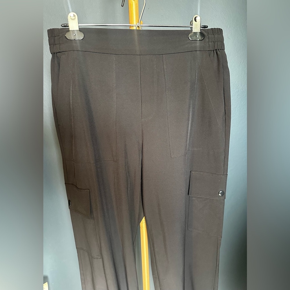 Lou & Grey Black Wide Leg Cargo Pants - Picture 7 of 8